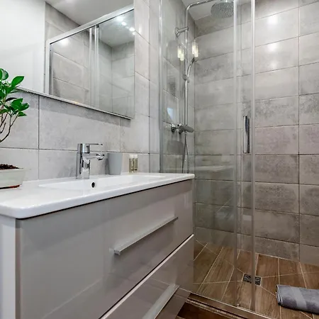 Totolulu Yellow Corner Apartment *